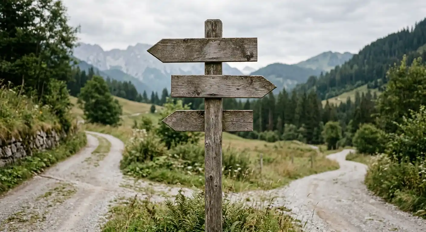 Wegweiser mit drei Richtungen als Sinnbild für die Echtgeld-Routen in Österreich